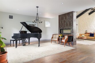 2703 Maria Anna Rd in Austin, TX - Building Photo - Building Photo