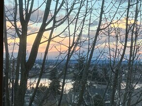 6801 Greenwood Ave N, Unit 413 in Seattle, WA - Building Photo - Building Photo