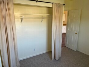 4781 Avalon Ave in Santa Barbara, CA - Foto de edificio - Building Photo