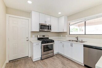 7150 Powderhorn Cir in Las Vegas, NV - Building Photo - Building Photo