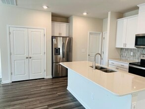 280 Brook Farm Ln in Fuquay Varina, NC - Building Photo - Building Photo