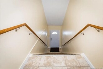 31 Cinnamon Spring in South Windsor, CT - Building Photo - Building Photo