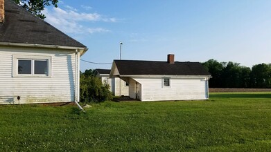 14501 S Rangeline Rd in Clinton, IN - Building Photo - Building Photo