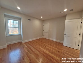 81 White St, Unit 1 in Boston, MA - Building Photo - Building Photo