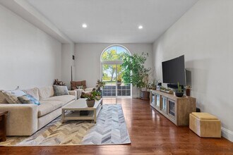 50 Boatswains Wy in Chelsea, MA - Building Photo - Building Photo