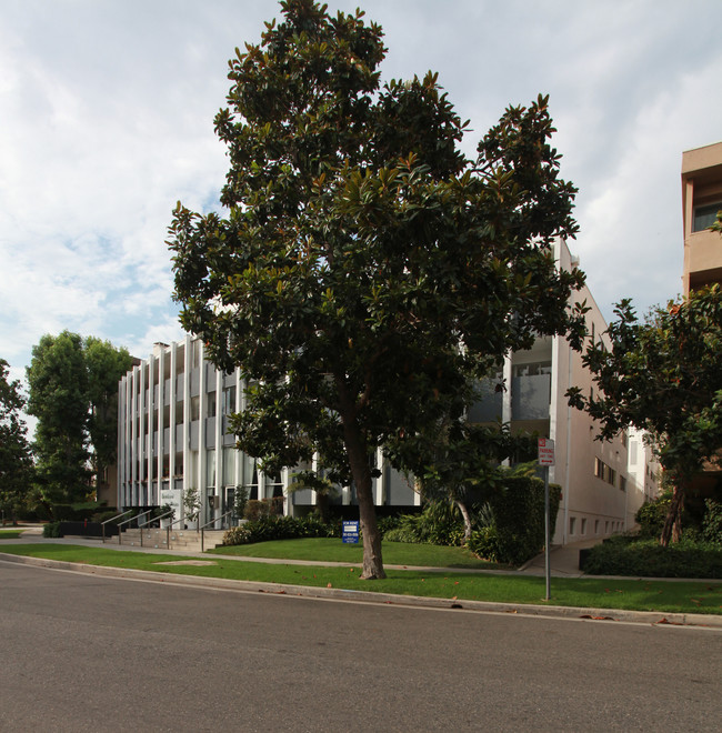 Brentwood Terrace in Los Angeles, CA - Building Photo - Building Photo