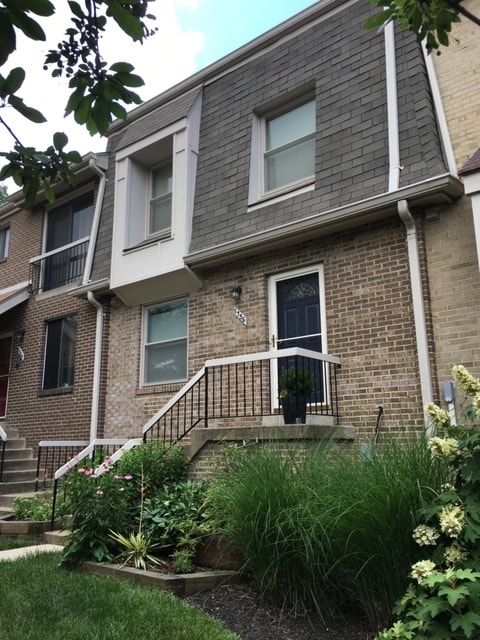 property at 1756 Dogwood Dr