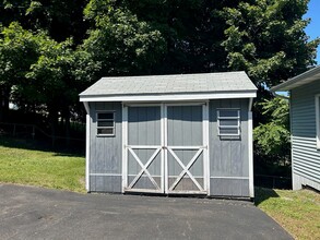 221 S Jackson St in Watkins Glen, NY - Foto de edificio - Building Photo