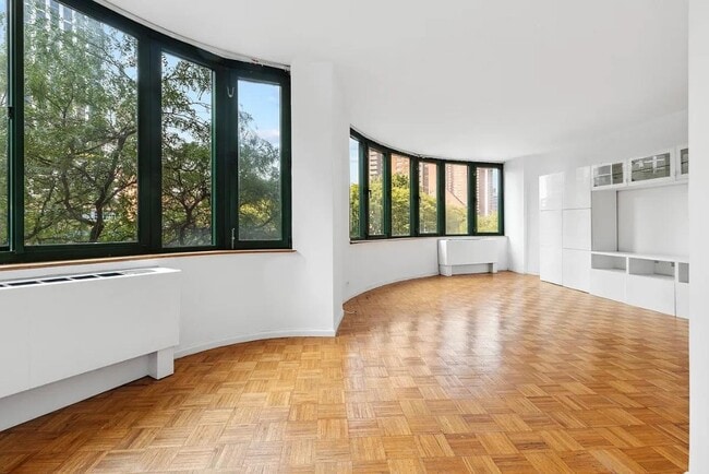 property at 295 Greenwich St