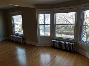 3272 N Hackett Ave in Milwaukee, WI - Building Photo - Building Photo