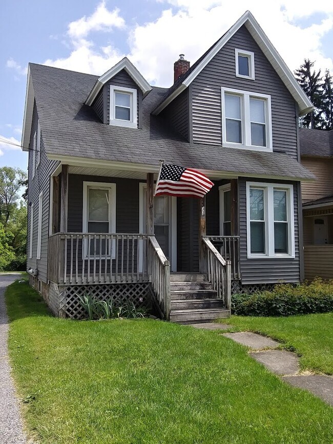33 Walnut St Rentals in Batavia, NY