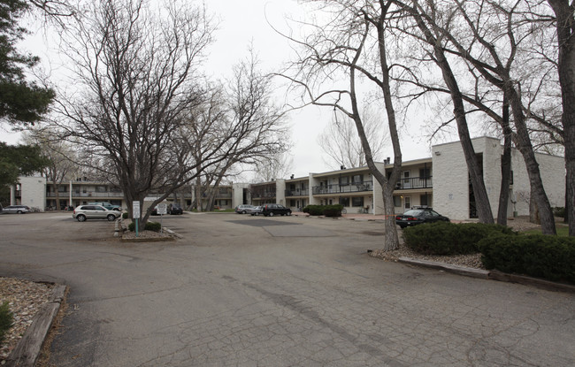 Cottonwood Apartments in Boulder, CO - Foto de edificio - Building Photo