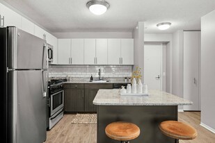 179 N Jefferson St in Chicago, IL - Building Photo