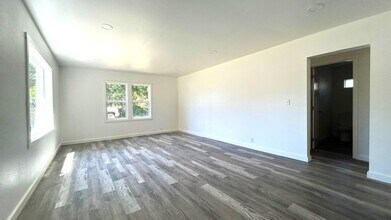 829 WA-4 in Naselle, WA - Building Photo - Building Photo