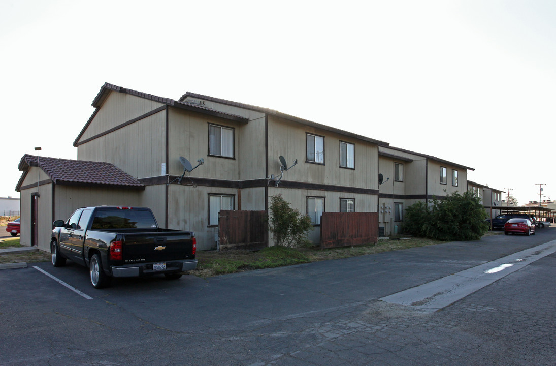 Summer Place Apartments in Lemoore, CA - Building Photo