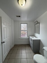 58 S 13th St, Unit 2 in Newark, NJ - Foto de edificio - Building Photo