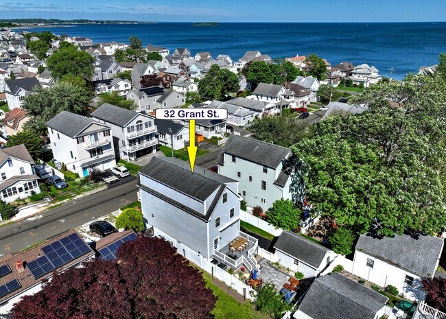 32 Grant St in Milford, CT - Building Photo - Building Photo