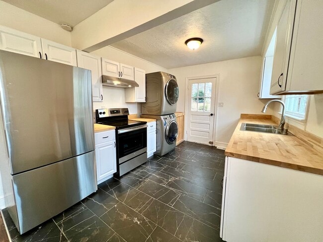 property at 731 W Sycamore St