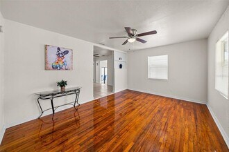 4053 41st Ave N in St. Petersburg, FL - Building Photo - Building Photo