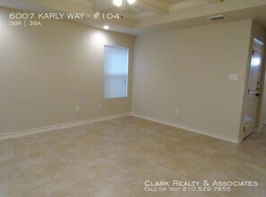 6007 Karly Way-Unit -#104 in San Antonio, TX - Building Photo - Building Photo