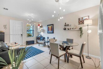 11253 NW 88th Terrace in Doral, FL - Building Photo - Building Photo