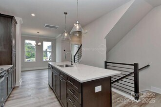 2043 Clarksdale Dr in Charlotte, NC - Building Photo - Building Photo