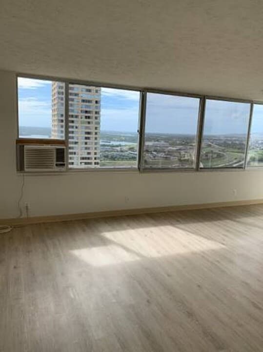 1060 Kamehameha Hwy in Pearl City, HI - Foto de edificio