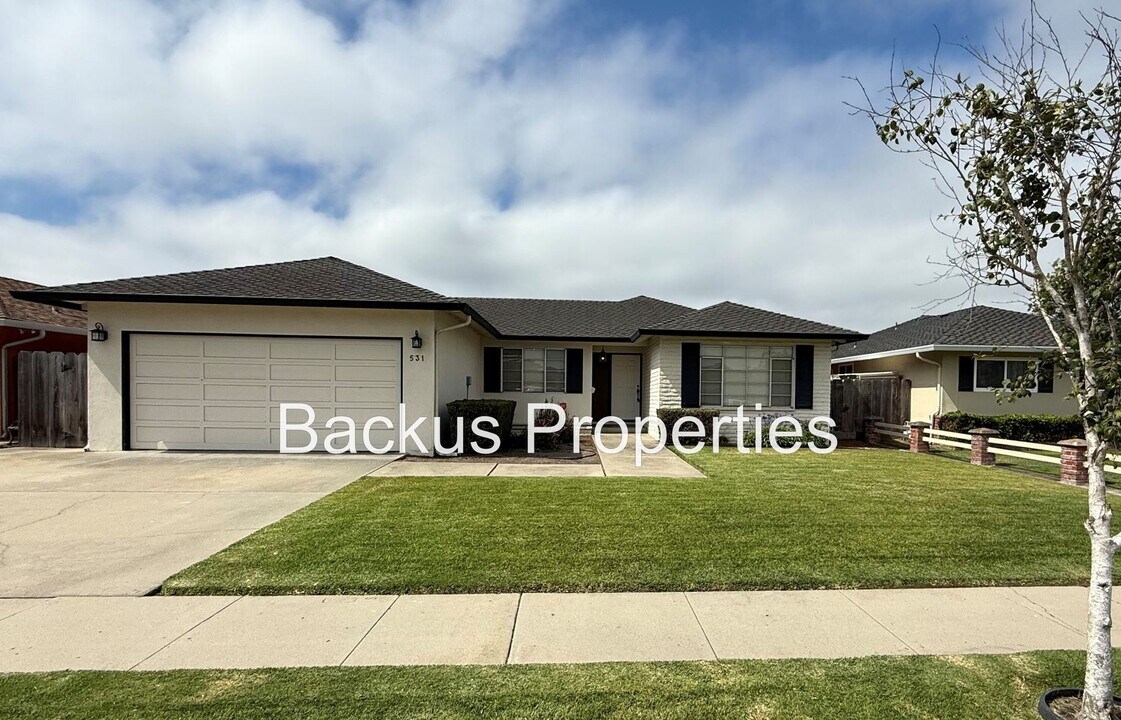 531 Ambrose Dr in Salinas, CA - Building Photo