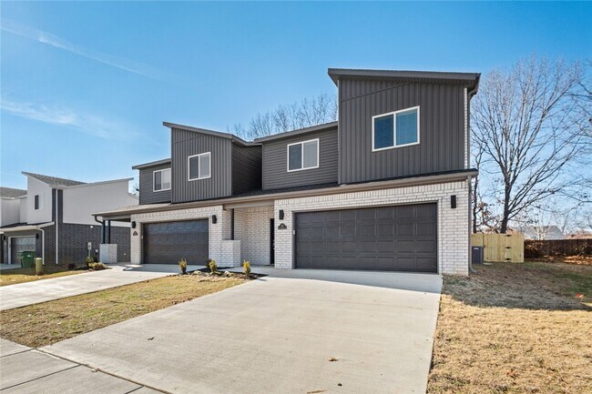 712 Sun Meadows Loop in Centerton, AR - Building Photo - Building Photo