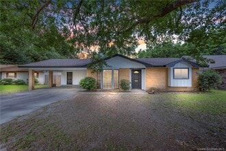 414 Crestwood St in Lake Charles, LA - Building Photo - Building Photo
