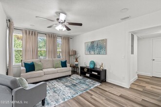 805 Garth Ave in Jacksonville, FL - Foto de edificio - Building Photo