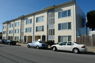 140-160 1st Ave in Daly City, CA - Building Photo - Building Photo