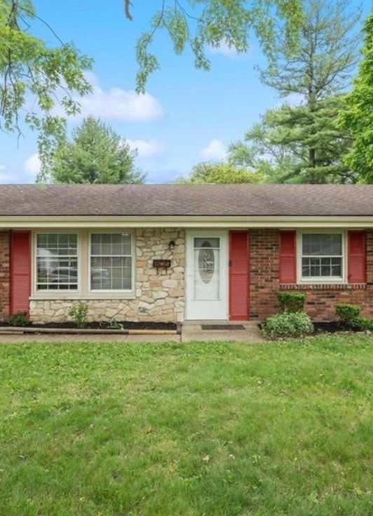 property at 215 Pinegrove Dr