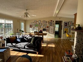 12 Bramlett Ct in Asheville, NC - Building Photo