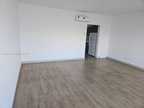 4144 El Mar Dr-Unit -9 in Lauderdale-by-the-Sea, FL - Building Photo - Building Photo