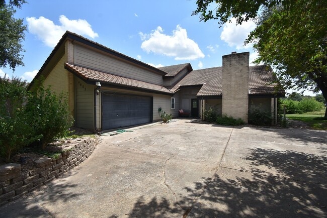 property at 6003 Long Leaf Dr