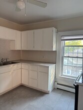 117 Centre St, Unit 2 in Rumford, RI - Building Photo - Building Photo