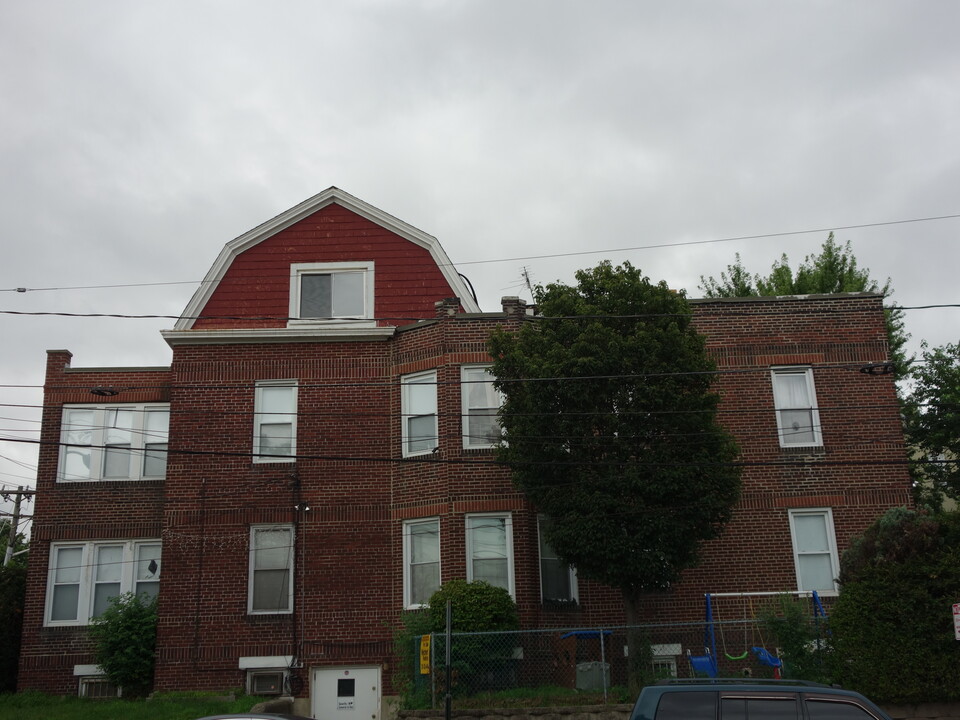 13 Clifton Pl in Jersey City, NJ - Building Photo