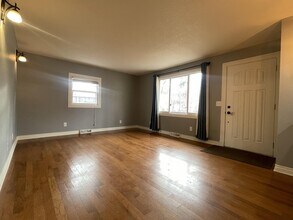 5139 Beacon Hill Rd in Minnetonka, MN - Building Photo - Building Photo