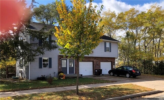 property at 1023 E Madison St