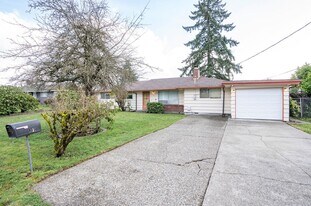 5414 111th St SW in Tacoma, WA - Building Photo