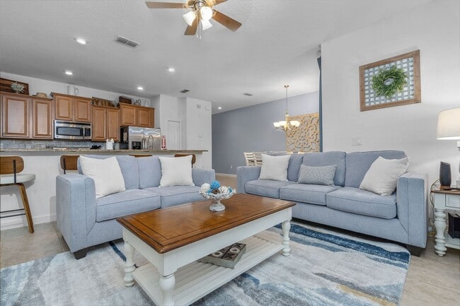 3067 Beach Palm Ave in Kissimmee, FL - Building Photo - Building Photo