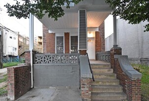 2402 Lakeview Ave in Baltimore, MD - Building Photo