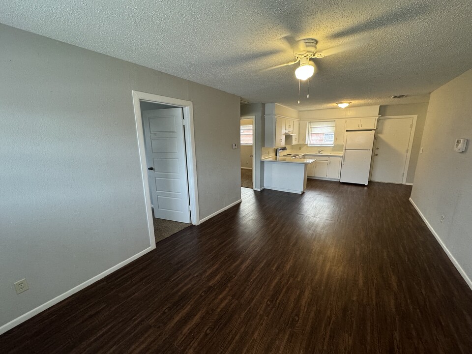 1913 41st St, Unit B in Lubbock, TX - Foto de edificio