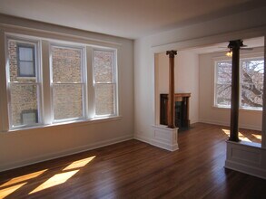 3919 N Greenview Ave, Unit 2F in Chicago, IL - Foto de edificio - Building Photo