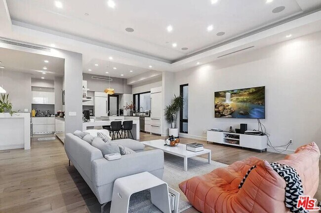 16132 Alcima Ave in Los Angeles, CA - Building Photo - Building Photo