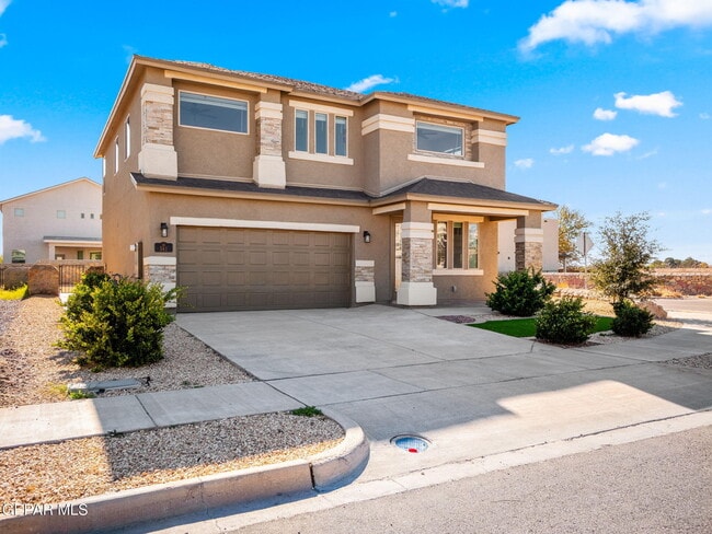 561 Issa Circle in El Paso, TX - Building Photo - Building Photo