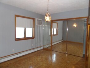 10 Windsor Rd, Unit 2 in Medford, MA - Building Photo - Building Photo