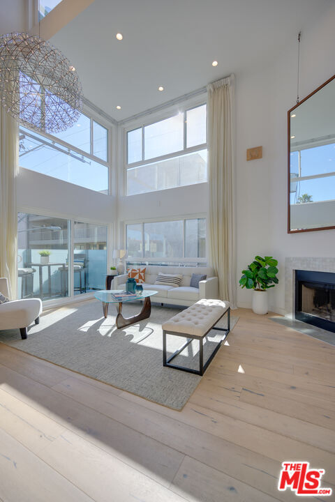 14 Reef St in Marina Del Rey, CA - Building Photo - Building Photo