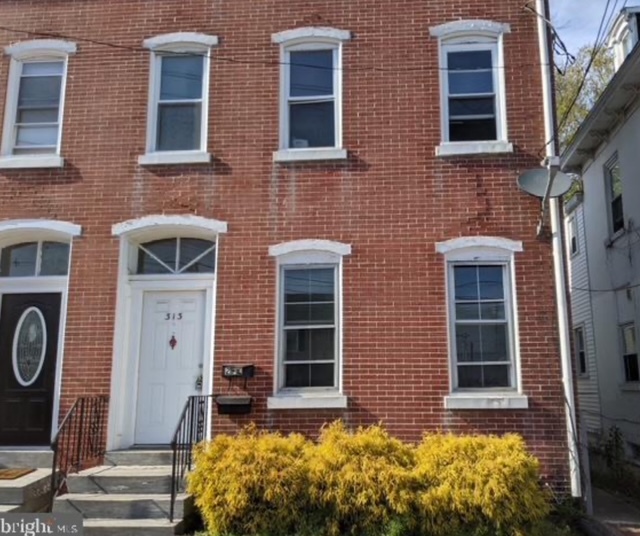 313 E Broad St, Unit 1
